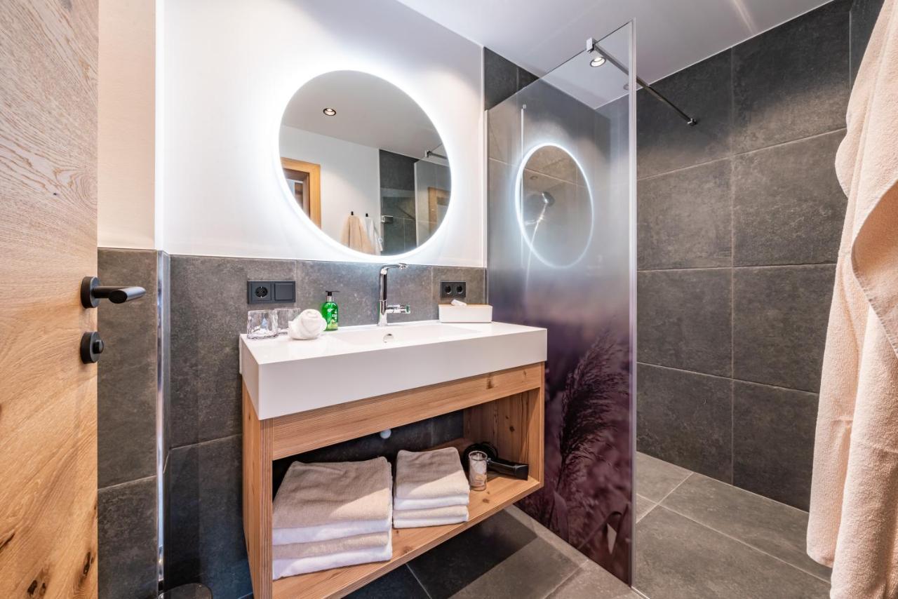 Schoenblick Appartements Тукс Экстерьер фото