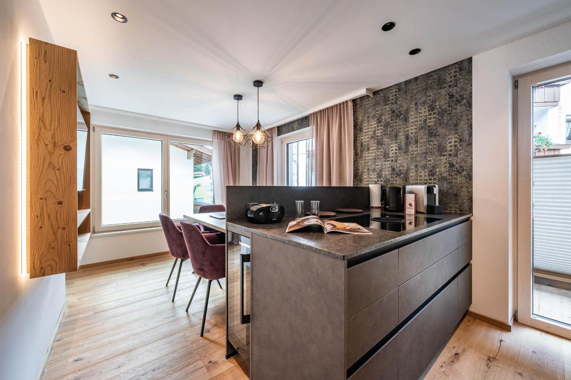 Schoenblick Appartements Тукс Экстерьер фото