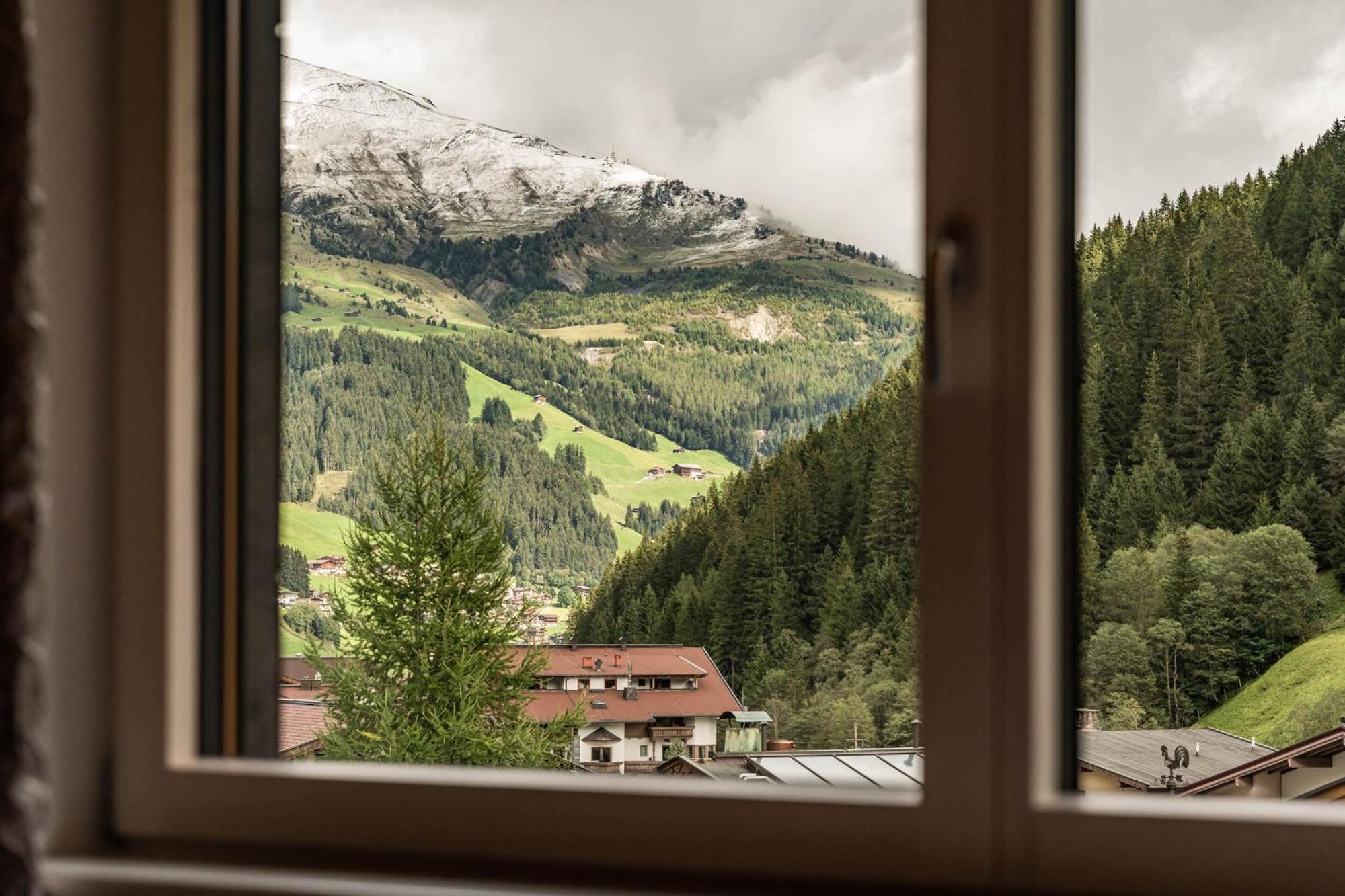 Schoenblick Appartements Тукс Экстерьер фото