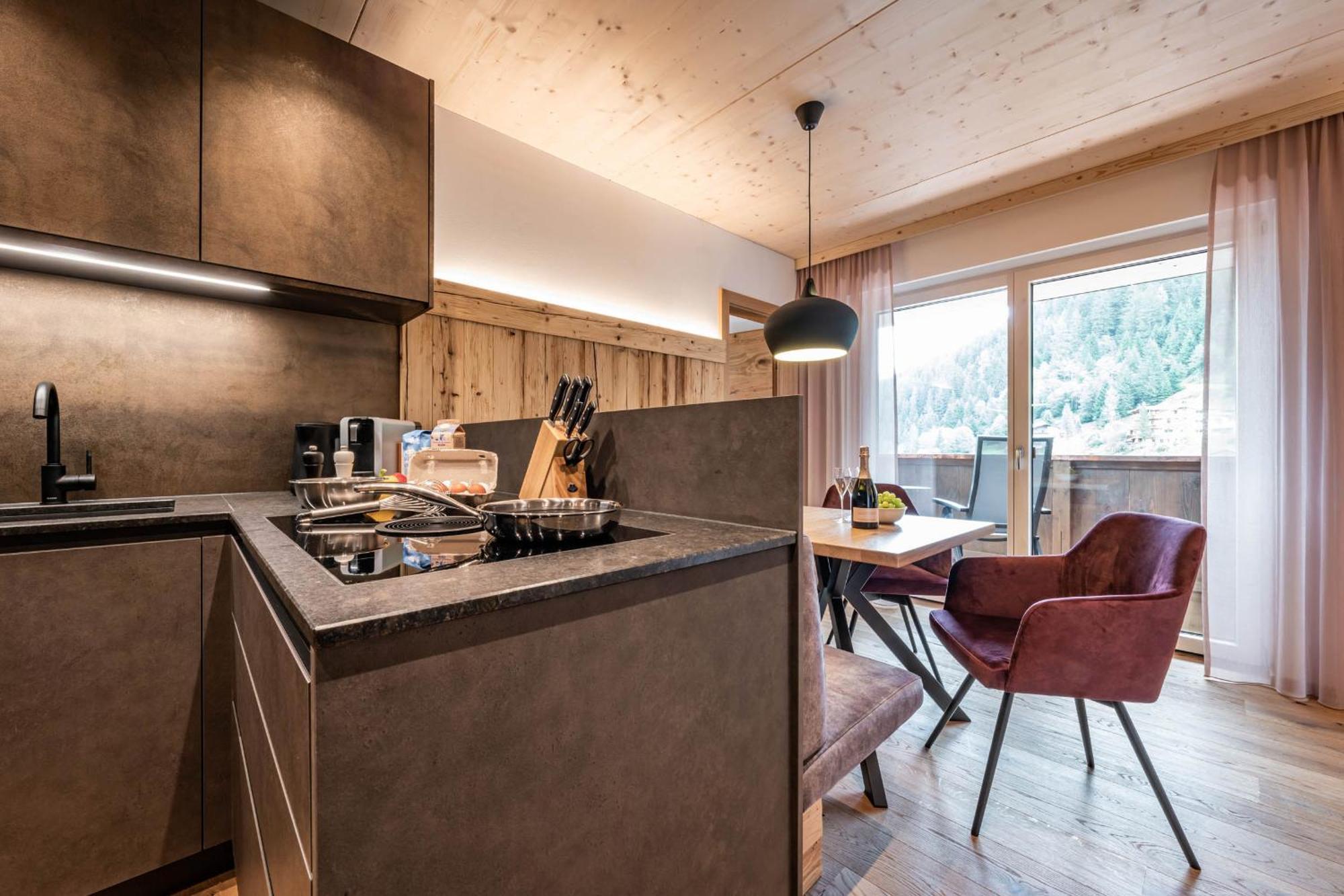 Schoenblick Appartements Тукс Экстерьер фото